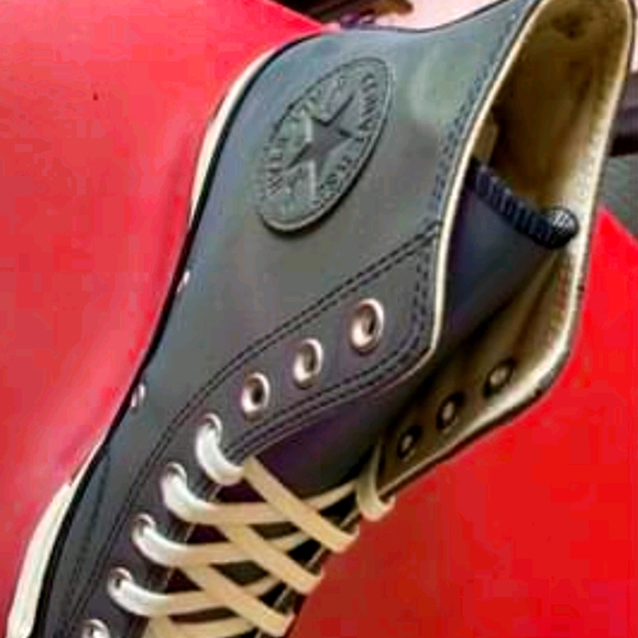 Holographic converse NEW without tags - Picture 1 of 3